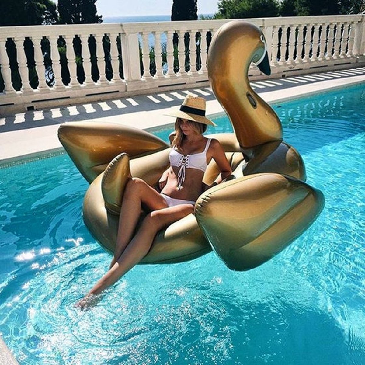 Inflatable Golden Swan|Opblaasfiguur|Waterspeelgoed|Gouden zwaan|Luchtbed